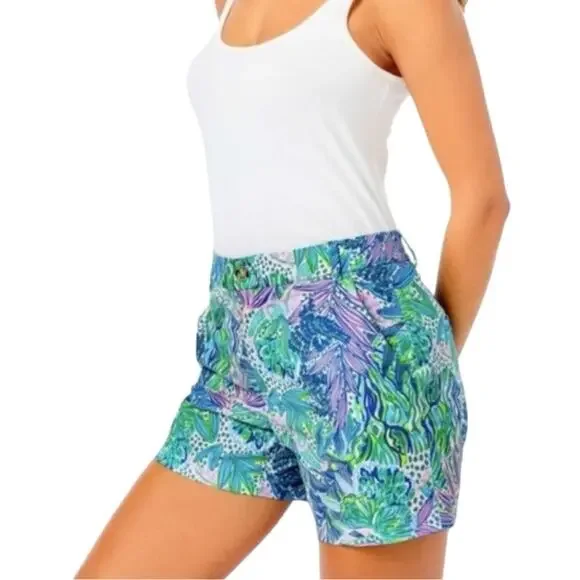 Lilly Pulitzer NWOT Botanical Green Holiday In The Sun Leaf Print Shorts Size 4 - Picture 2 of 7